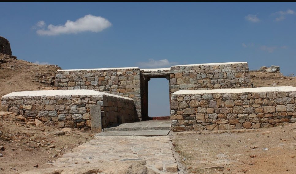 Uchangidurga Fort, Vijayanagara, Karnataka - Vushii.com